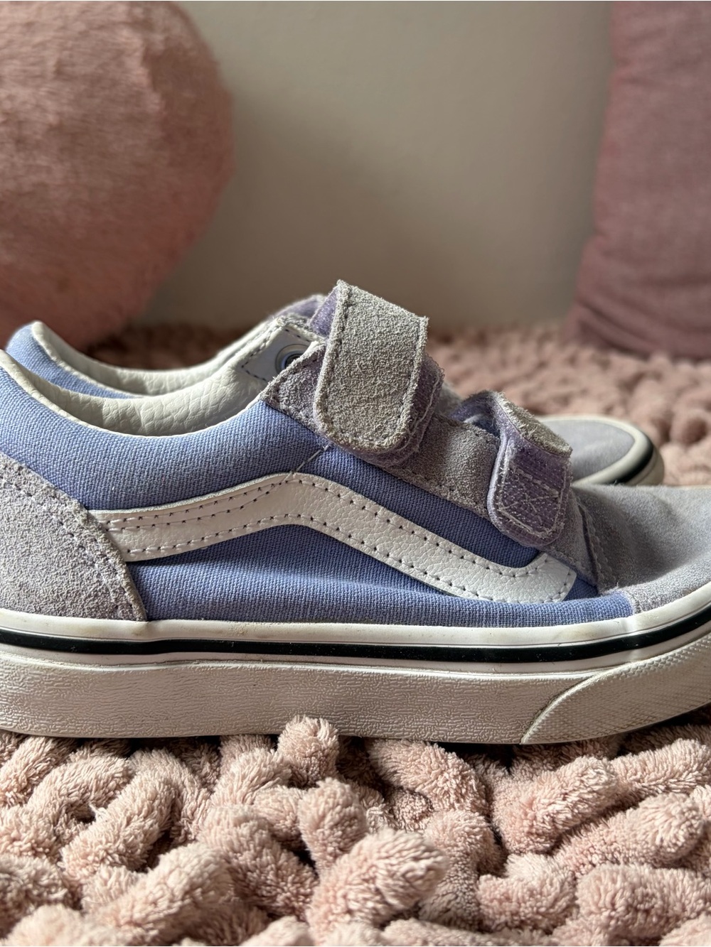 Vans Kids Lilac Velcro Old Skool Sneakers